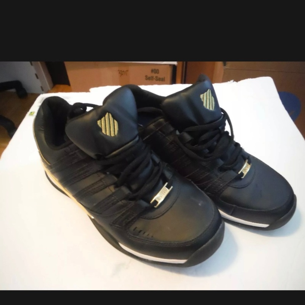 MEN'S K.SWISS LACE UP LEATHER TRAINERS IN BLACK,WHITE,GOLD Size US 8 1/2